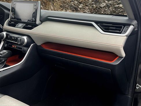 Used 2019 Toyota RAV4 Adventure image 14