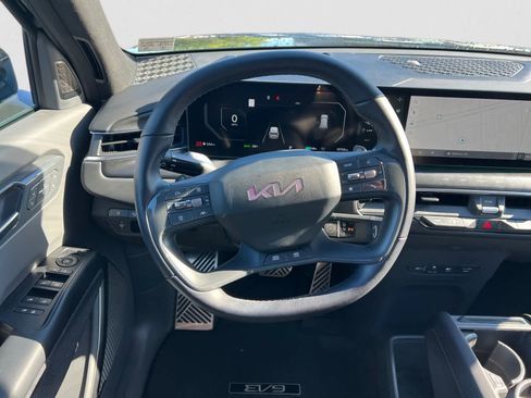 Certified 2024 Kia EV9 GT-Line AWD/4WD image 14