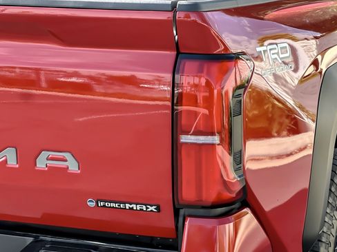 Certified 2024 Toyota Tacoma TRD Off-Road w/ TRD Off Road Upgrade Package AWD/4WD image 25