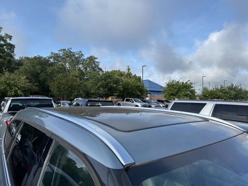 Used 2022 Toyota Highlander Platinum FWD image 5