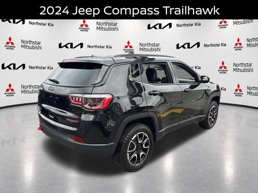 Used 2024 Jeep Compass Trailhawk AWD/4WD image 6