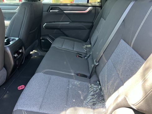 Used 2025 GMC Acadia Elevation FWD image 9