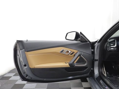 Certified 2025 BMW Z4 M40i w/ Shadowloine Package RWD image 4