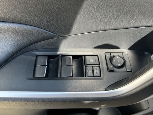 Certified 2022 Toyota RAV4 XLE Premium AWD/4WD image 19