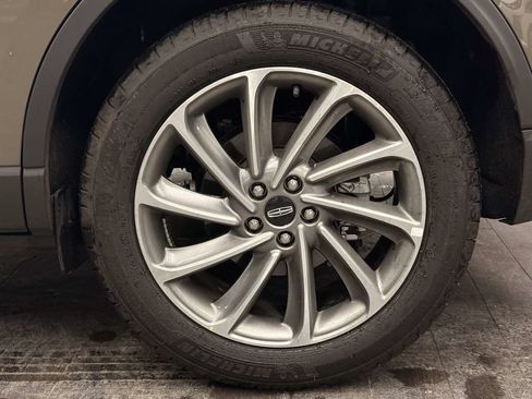 Used 2025 Lincoln Corsair AWD w/ Equipment Group 101A image 30