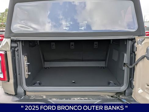 New 2025 Ford Bronco Outer Banks image 14