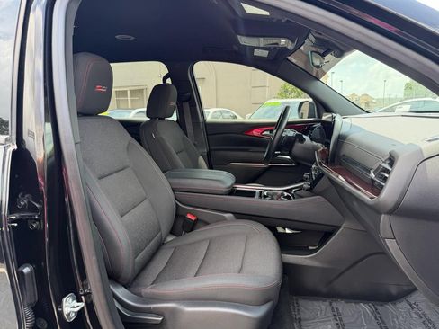 Used 2024 Chevrolet Traverse Z71 AWD/4WD image 17