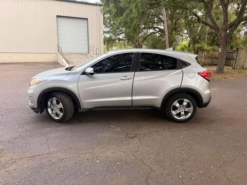 Used 2016 Honda HR-V LX image 8