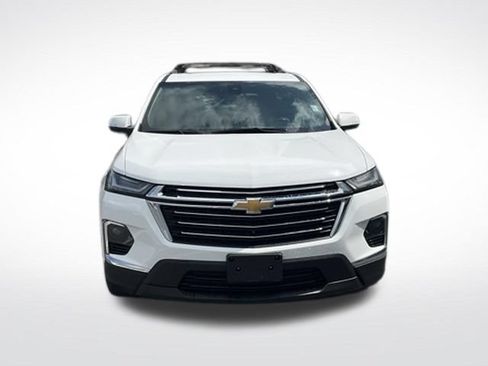 Used 2023 Chevrolet Traverse LT w/ LT Premium Package AWD/4WD image 12