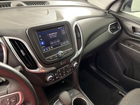 Used 2023 Chevrolet Equinox LT image 34