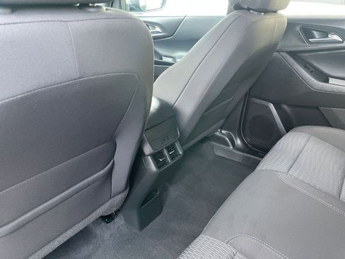 Used 2025 Chevrolet Equinox LT image 24