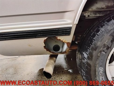 Used 1999 Chevrolet Tahoe Z71 w/ Preferred Equipment Group AWD/4WD image 17