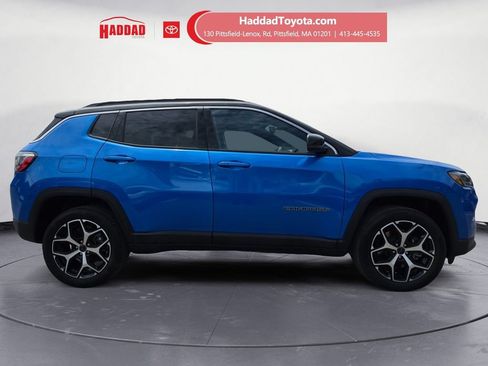 Used 2025 Jeep Compass Limited w/ Sun & Sound Group AWD/4WD image 7
