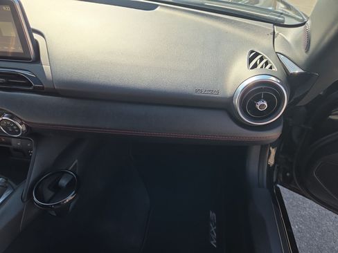 Used 2016 MAZDA MX-5 Miata Grand Touring RWD image 25