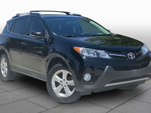 Used 2013 Toyota RAV4 XLE FWD image 2