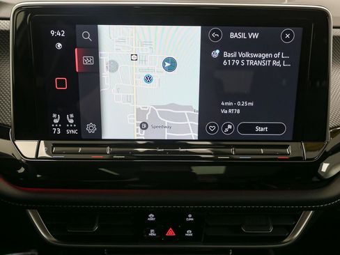 Used 2024 Volkswagen Atlas Cross Sport SEL Premium R-Line image 31