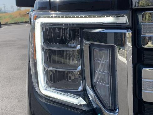 Used 2021 GMC Sierra 3500 SLT w/ SLT Convenience Package AWD/4WD image 9