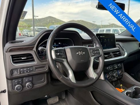 Used 2022 Chevrolet Tahoe Z71 w/ Luxury Package AWD/4WD image 10