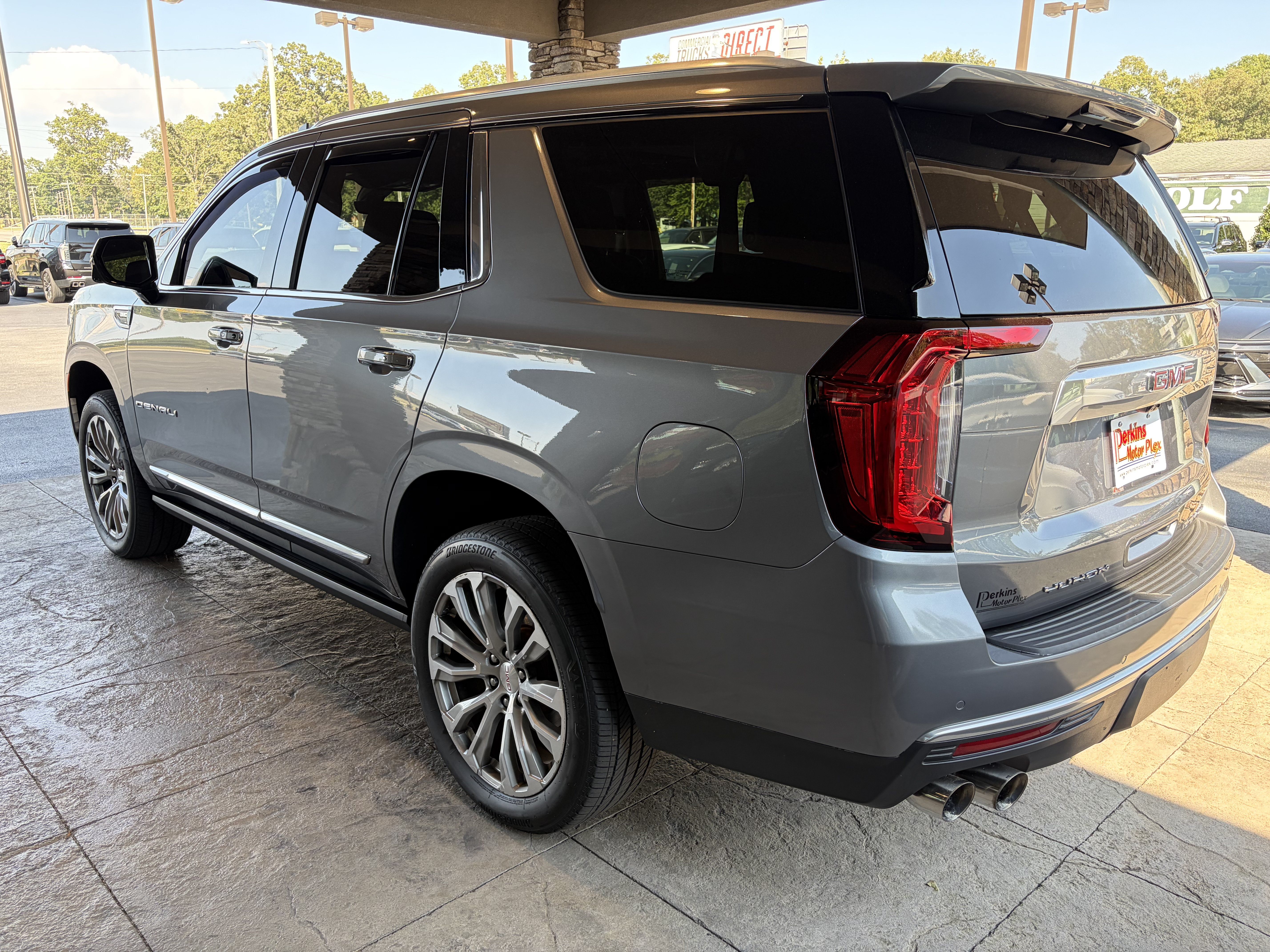 Used 2021 GMC Yukon Denali w/ Denali Premium Package AWD/4WD image 7