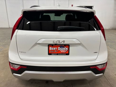Used 2024 Kia Niro LX FWD image 6