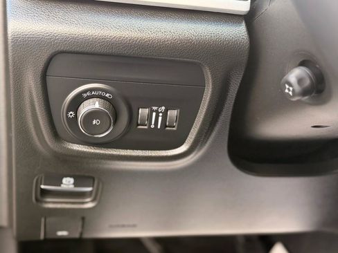 Used 2024 Jeep Grand Cherokee L Limited w/ Luxury Tech Group II AWD/4WD image 14