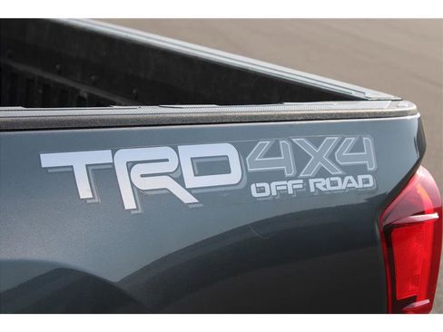 Used 2019 Toyota Tacoma TRD Off-Road image 31