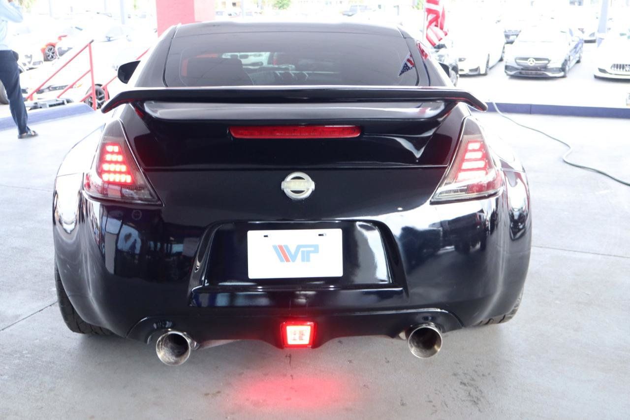 Used 2015 Nissan 370Z Coupe RWD image 9