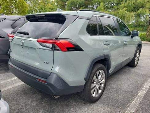 Used 2021 Toyota RAV4 XLE Premium FWD image 4