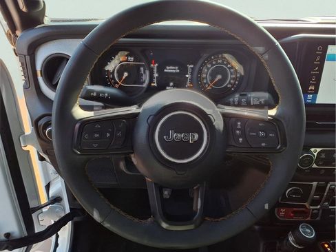 Used 2024 Jeep Wrangler Willys image 5