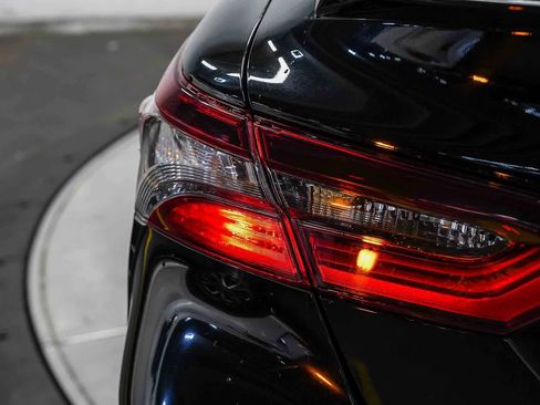 Used 2023 Toyota Camry SE FWD image 11