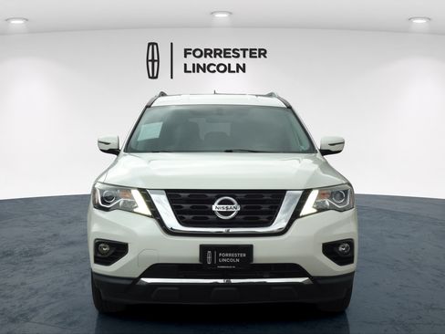 Used 2018 Nissan Pathfinder SV w/ SV All Weather Package AWD/4WD image 8