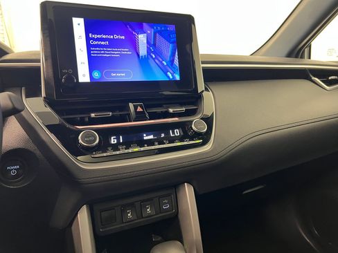 Used 2024 Toyota Corolla Cross XSE image 29