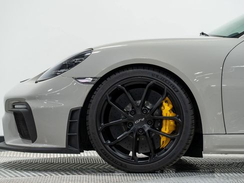 Used 2020 Porsche 718 Cayman GT4 image 9