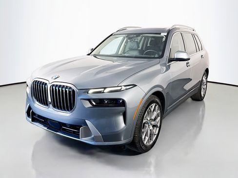 Used 2023 BMW X7 xDrive40i w/ Premium Package AWD/4WD image 4