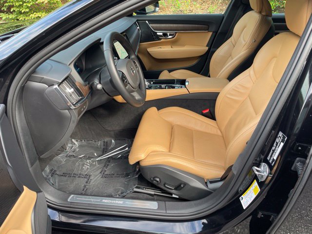Certified 2024 Volvo S90 T8 Ultimate w/ Lounge Package AWD/4WD image 10
