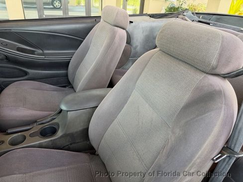 Used 2002 Ford Mustang Convertible RWD image 8