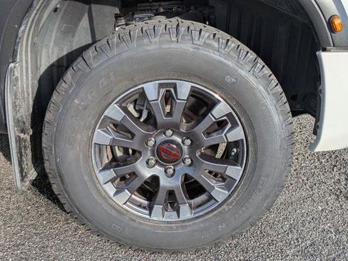 Used 2023 Nissan Titan PRO-4X AWD/4WD image 11