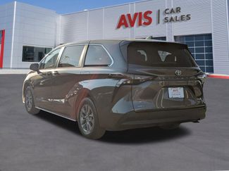 Used 2025 Toyota Sienna LE video 3