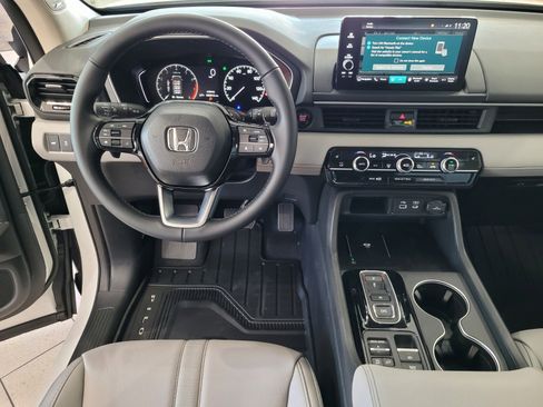 New 2025 Honda Pilot Touring image 10
