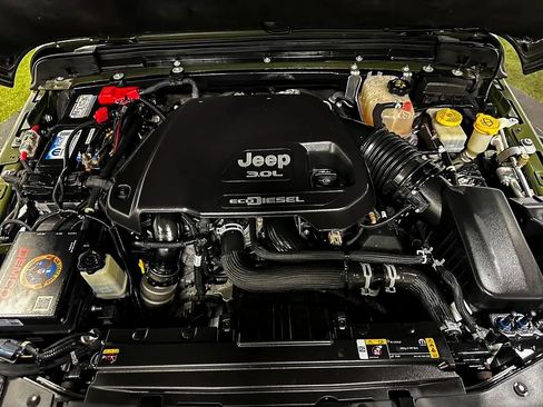 Used 2021 Jeep Wrangler Unlimited Rubicon AWD/4WD image 44