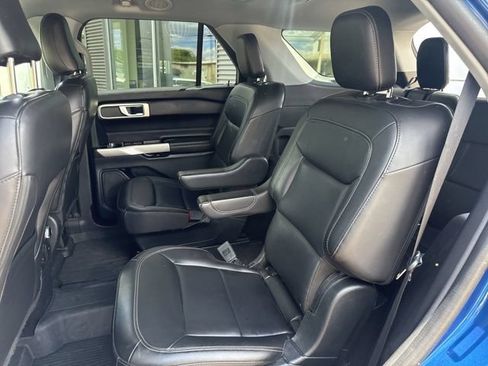 Certified 2022 Ford Explorer XLT w/ Equipment Group 202A AWD/4WD image 42