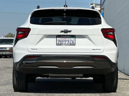 Certified 2025 Chevrolet Trax ACTIV w/ Driver Confidence Package FWD image 5