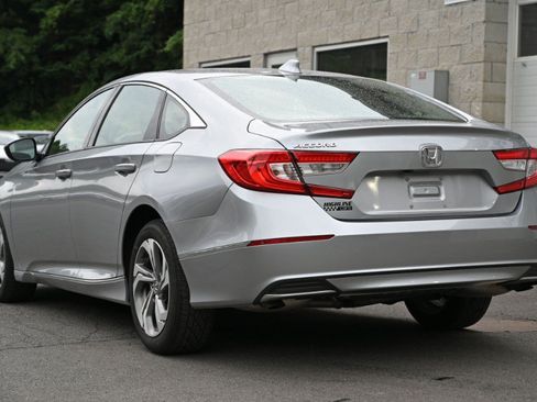 Used 2018 Honda Accord EX image 3