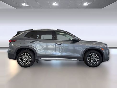 New 2026 Volkswagen Tiguan S FWD image 8