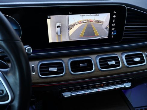 Used 2022 Mercedes-Benz GLS 450 4MATIC image 22