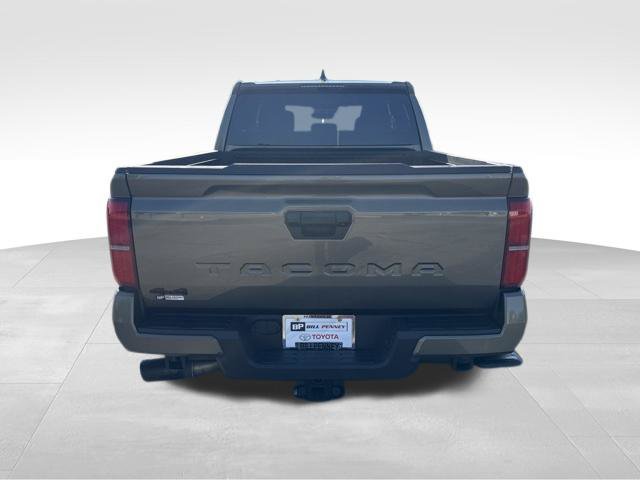 Used 2025 Toyota Tacoma TRD Sport AWD/4WD image 4