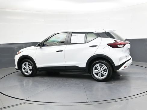 Used 2025 Nissan Kicks Play S image 6