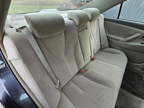 Used 2010 Toyota Camry LE image 28