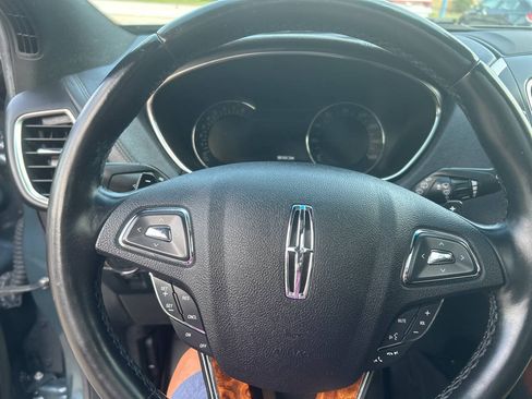 Used 2016 Lincoln MKX Reserve w/ Climate Package AWD/4WD image 9