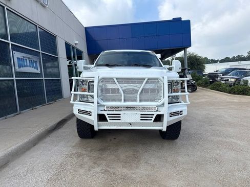 Used 2022 Ford F250 XLT AWD/4WD image 3